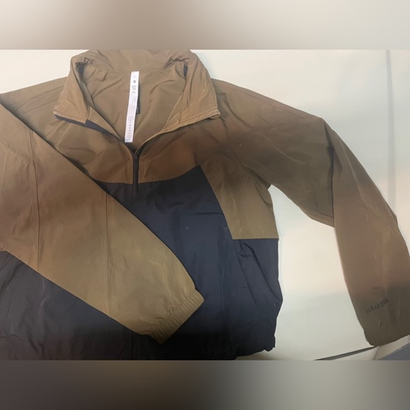 LuLu Lemon Jacket never worn - Picture 2 of 2